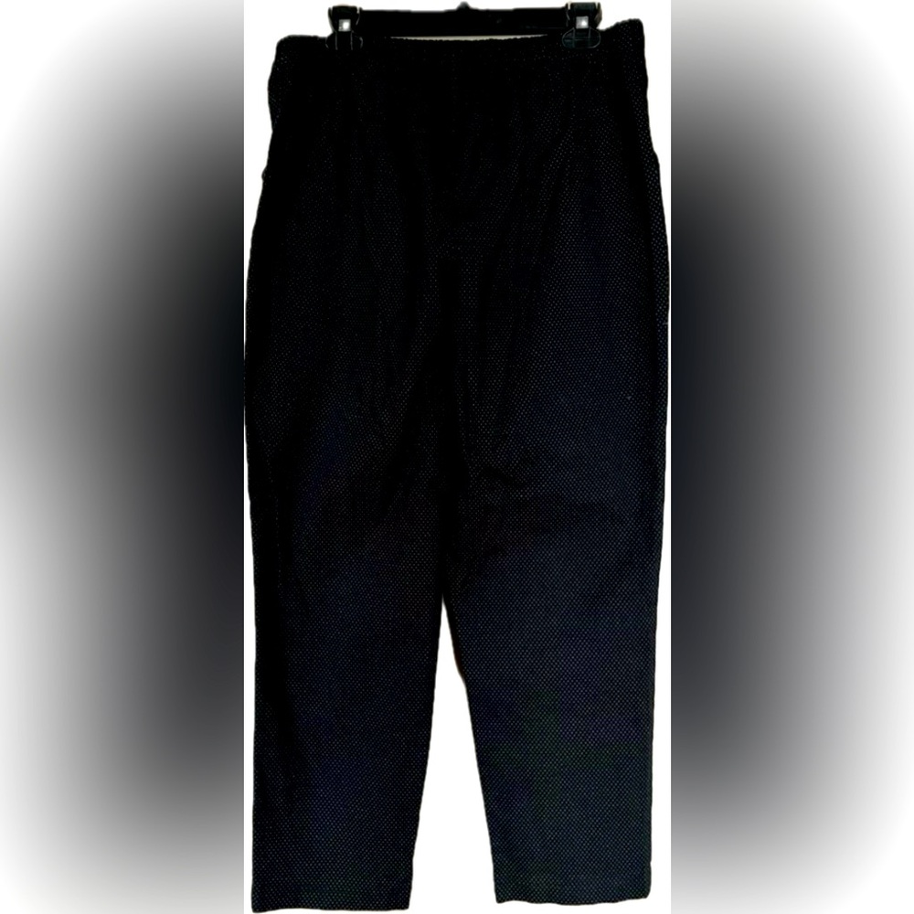 Croft & Barrow black mid rise pants. Straight fit. NWT. Women’s size 16P